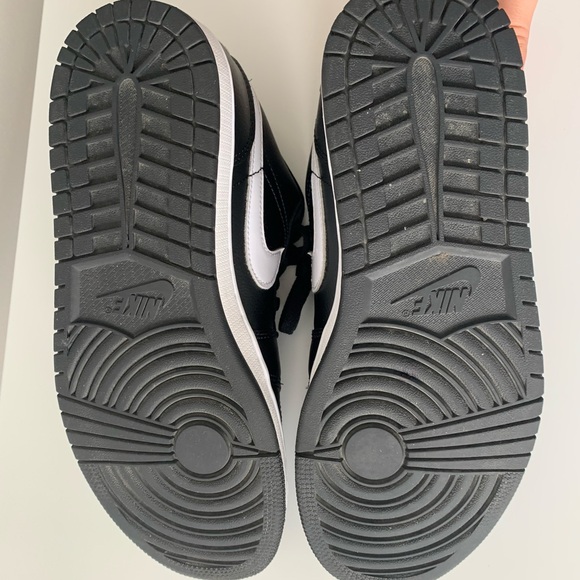 Nike Air Jordan 1 Low (US 11 W, US 9.5 M) - Picture 7 of 8